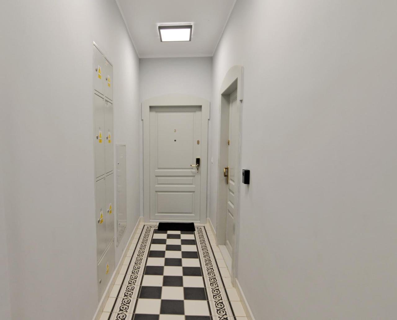 Studio Apartment